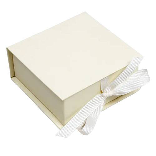 Box: Matte Cream, Side: Matte Cream