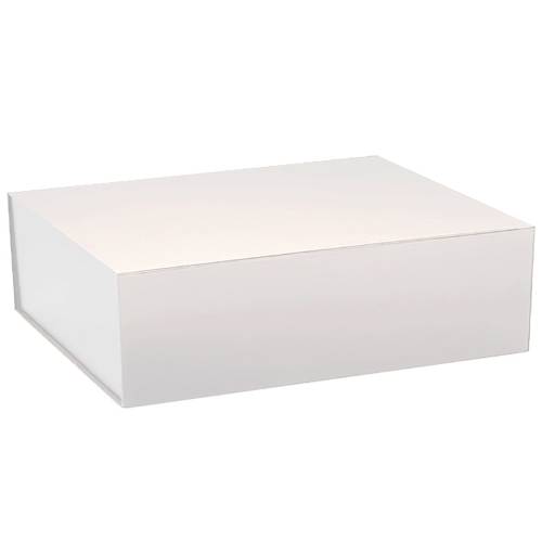 Matte white magnetic gift box closed — wide shallow rectangular rigid box, soft matte white laminate, seamless fold-over lid