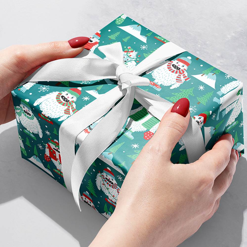 https://www.packagingsource.com/resize/Shared/Images/Product/Yeti-for-Christmas-Gift-Wrap-Paper/XB523b.jpg?bw=1000&w=1000&bh=1000&h=1000