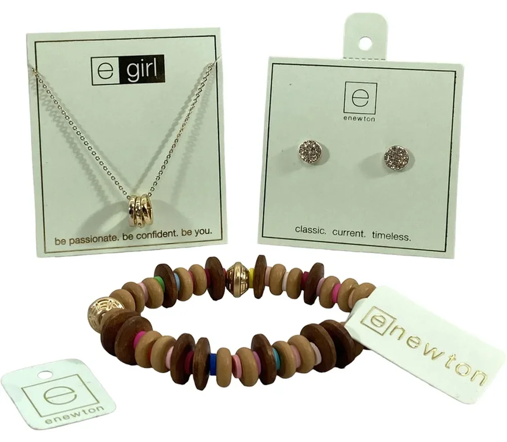 Custom jewelry cards and hang tags with printed and hot stamped logos